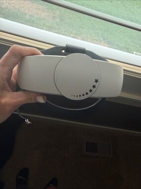 Oculus White VR BATTERY Headset with Black Strap. This is not the VR headset.